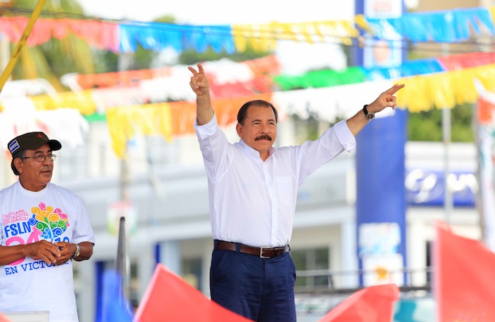 Miles acompañan a Daniel y Rosario en Repliegue 2013