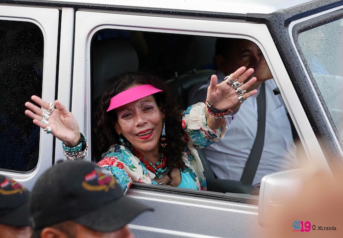 Miles acompañan a Daniel y Rosario en Repliegue 2013