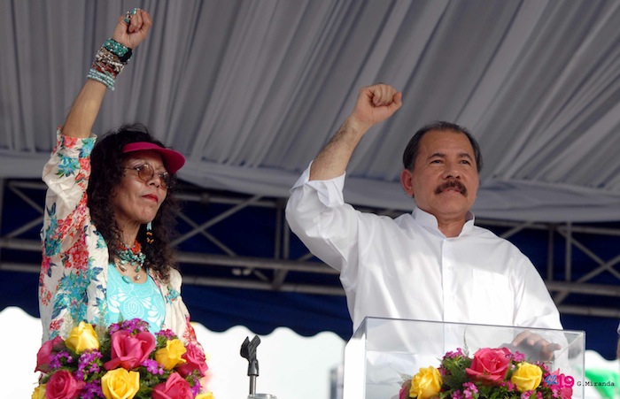 Miles acompañan a Daniel y Rosario en Repliegue 2013