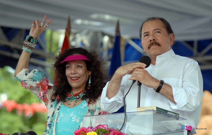 Miles acompañan a Daniel y Rosario en Repliegue 2013