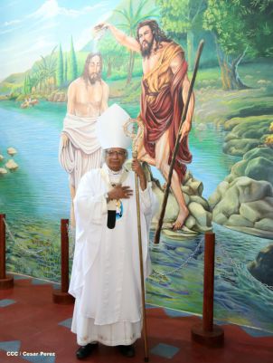 Un mar de católicos participan en primera misa del 2016