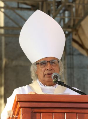 Un mar de católicos participan en primera misa del 2016