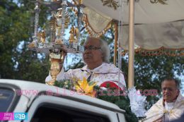 Un mar de católicos participan en primera misa del 2016