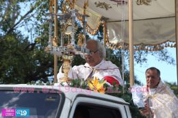 Un mar de católicos participan en primera misa del 2016