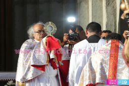 Un mar de católicos participan en primera misa del 2016