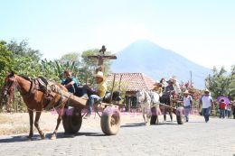 Leoneses peregrinan y recuerdan histórica erupción del Momotombo