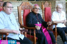 Leoneses peregrinan y recuerdan histórica erupción del Momotombo