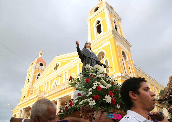 Granadinos festejan a Beata Sor María Romero