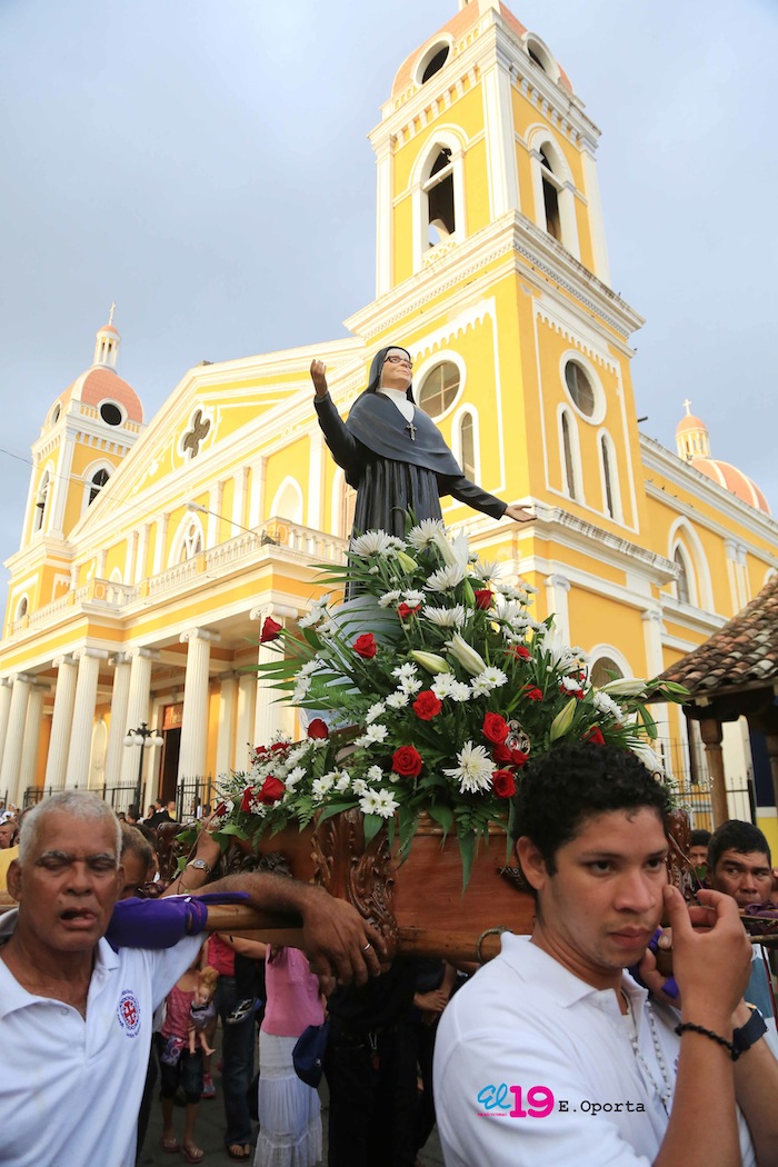 Granadinos festejan a Beata Sor María Romero