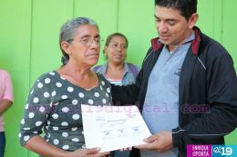 Entrega de bono productivo alimentario a familias de Mateare