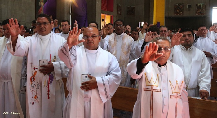 Misa Crismal en Catedral de Managua