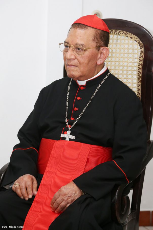 Daniel y Rosario saludan al Cardenal Miguel en su 90 Aniversario Natal