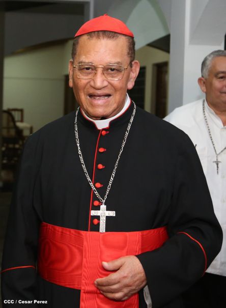 Daniel y Rosario saludan al Cardenal Miguel en su 90 Aniversario Natal