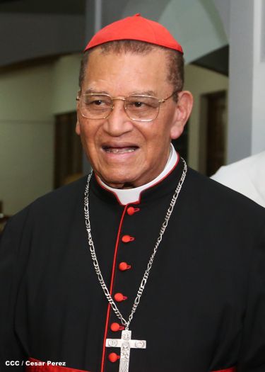 Daniel y Rosario saludan al Cardenal Miguel en su 90 Aniversario Natal