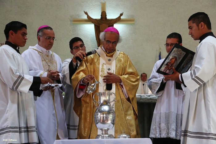 Misa Crismal en Catedral de Managua