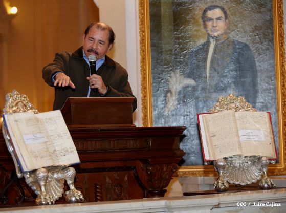 Daniel y Rosario participan en solemne ceremonia del centenario del Inmortal Rubén Darío en León