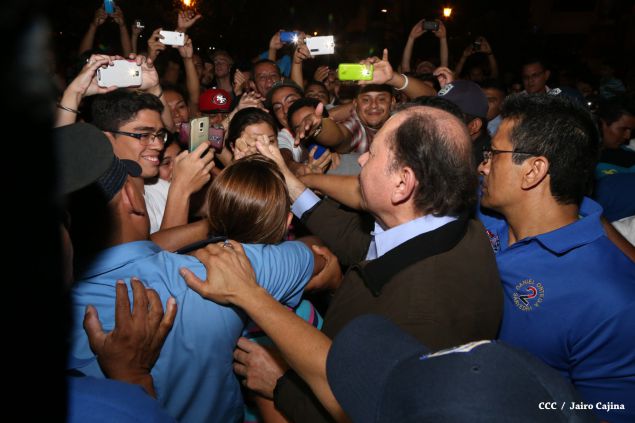 Daniel y Rosario participan en solemne ceremonia del centenario del Inmortal Rubén Darío en León