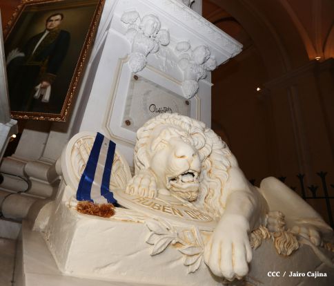 Daniel y Rosario participan en solemne ceremonia del centenario del Inmortal Rubén Darío en León