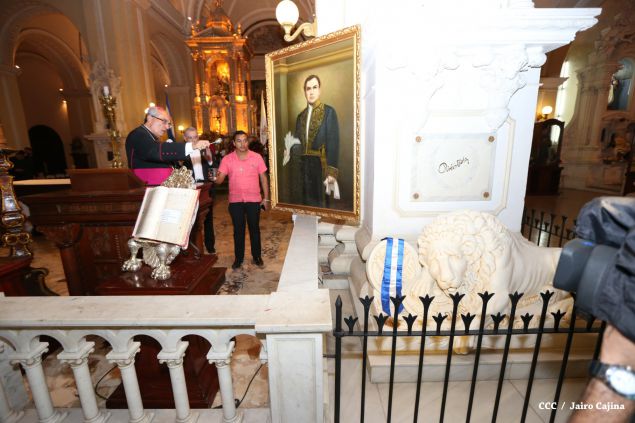 Daniel y Rosario participan en solemne ceremonia del centenario del Inmortal Rubén Darío en León