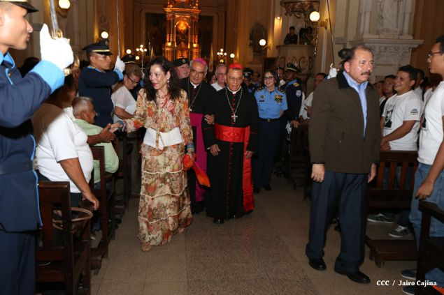 Daniel y Rosario participan en solemne ceremonia del centenario del Inmortal Rubén Darío en León