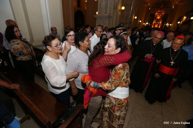 Daniel y Rosario participan en solemne ceremonia del centenario del Inmortal Rubén Darío en León