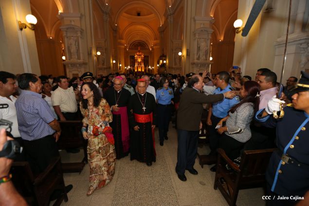 Daniel y Rosario participan en solemne ceremonia del centenario del Inmortal Rubén Darío en León