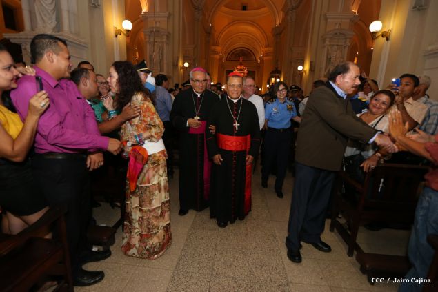 Daniel y Rosario participan en solemne ceremonia del centenario del Inmortal Rubén Darío en León