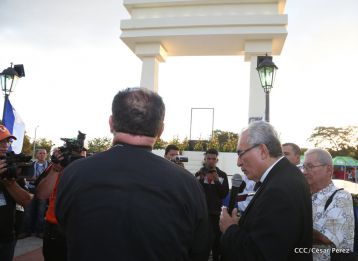 Daniel y Rosario participan en solemne ceremonia del centenario del Inmortal Rubén Darío en León