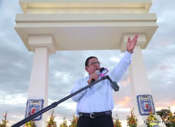 Daniel y Rosario participan en solemne ceremonia del centenario del Inmortal Rubén Darío en León