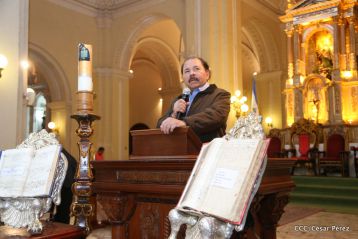 Daniel y Rosario participan en solemne ceremonia del centenario del Inmortal Rubén Darío en León