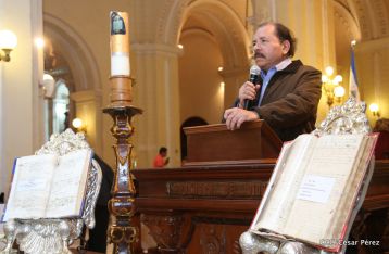 Daniel y Rosario participan en solemne ceremonia del centenario del Inmortal Rubén Darío en León