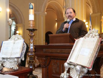 Daniel y Rosario participan en solemne ceremonia del centenario del Inmortal Rubén Darío en León