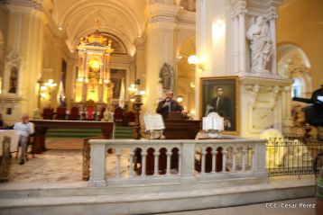 Daniel y Rosario participan en solemne ceremonia del centenario del Inmortal Rubén Darío en León