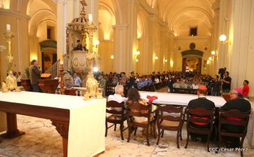 Daniel y Rosario participan en solemne ceremonia del centenario del Inmortal Rubén Darío en León