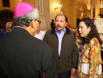 Daniel y Rosario participan en solemne ceremonia del centenario del Inmortal Rubén Darío en León