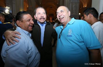 Daniel y Rosario participan en solemne ceremonia del centenario del Inmortal Rubén Darío en León