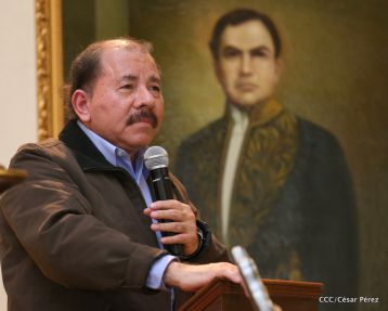 Daniel y Rosario participan en solemne ceremonia del centenario del Inmortal Rubén Darío en León