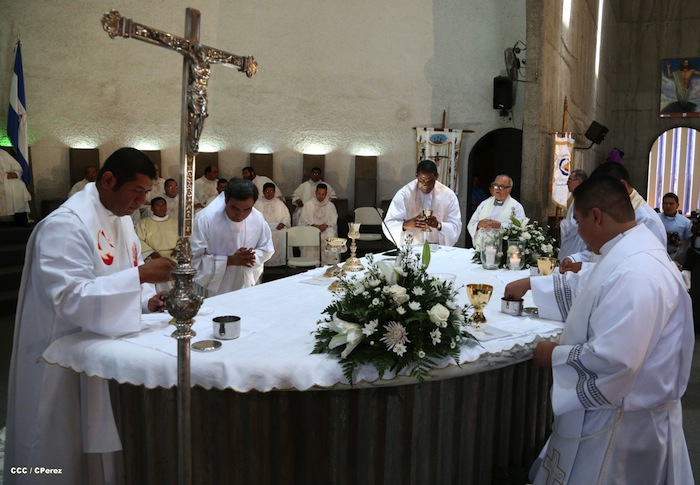 Misa Crismal en Catedral de Managua