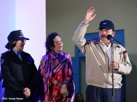 Daniel y Rosario conmemoran el 82 aniversario del tránsito a la inmortalidad del General Sandino