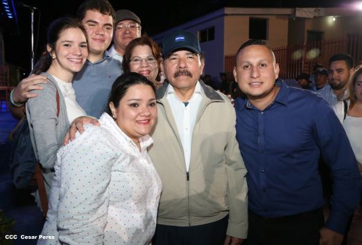 Daniel y Rosario conmemoran el 82 aniversario del tránsito a la inmortalidad del General Sandino