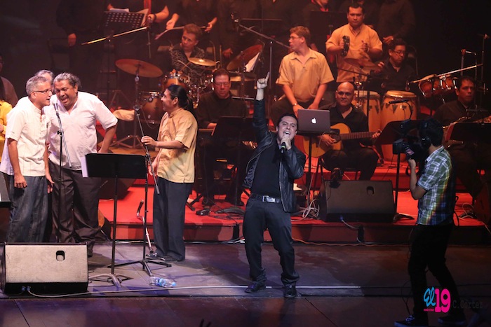 Rinden homenaje al comandante Chávez