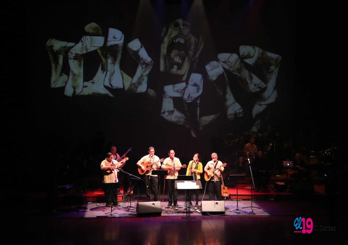 Rinden homenaje al comandante Chávez