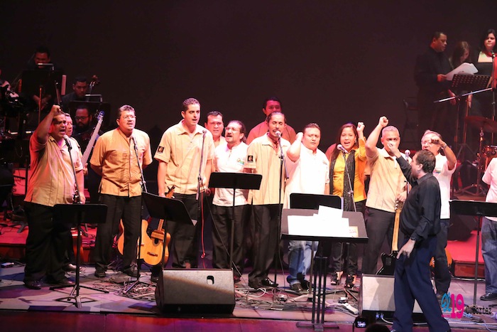 Rinden homenaje al comandante Chávez