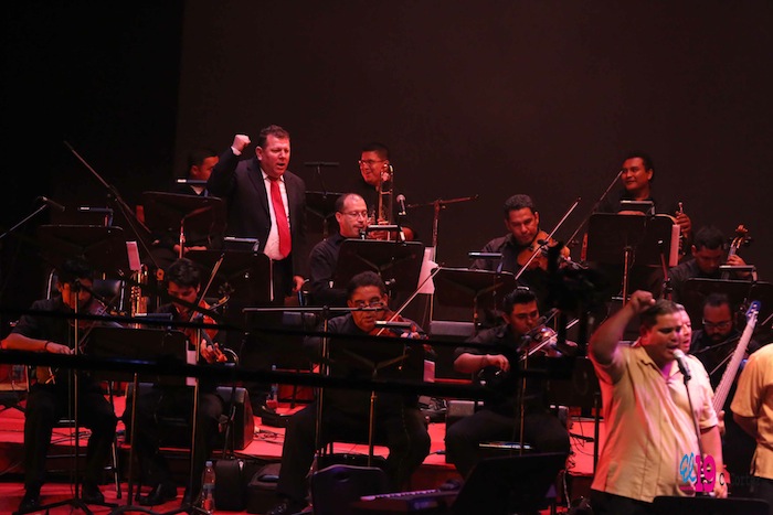 Rinden homenaje al comandante Chávez