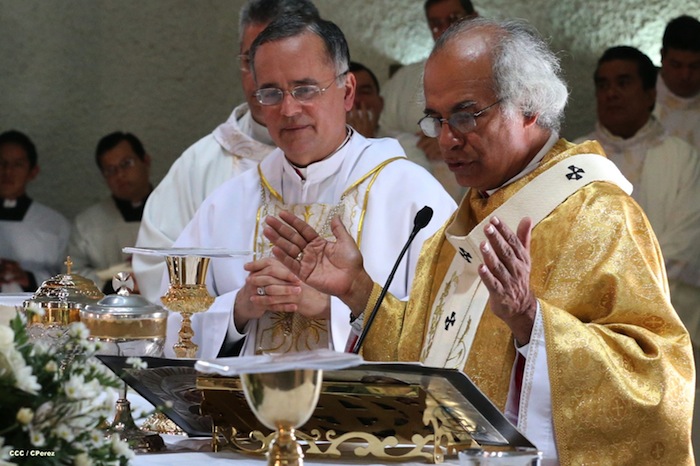 Misa Crismal en Catedral de Managua
