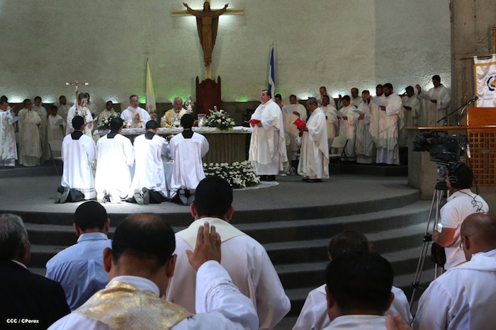 Misa Crismal en Catedral de Managua