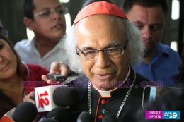Asamblea Nacional entrega Ley que declara Prócer de la Paz y la Reconciliación a Cardenal Miguel Obando