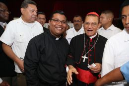Asamblea Nacional entrega Ley que declara Prócer de la Paz y la Reconciliación a Cardenal Miguel Obando