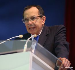 Asamblea Nacional entrega Ley que declara Prócer de la Paz y la Reconciliación a Cardenal Miguel Obando