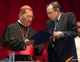 Asamblea Nacional entrega Ley que declara Prócer de la Paz y la Reconciliación a Cardenal Miguel Obando